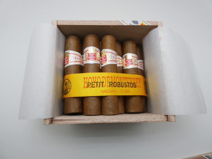 Hoyo De Monterrey Petit Robusto